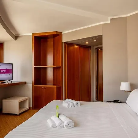 Hotel B-b Crystal