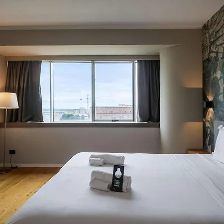 Hotel B-b Crystal *
