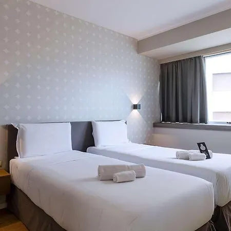 Hotel B-b Crystal