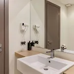 Hotel B-b Crystal *