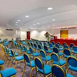B-b Crystal Hotel *