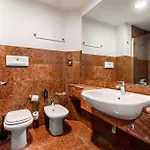 B-b Crystal Trapani