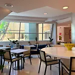 Hotel B-b Crystal