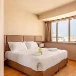 Hotel B-b Crystal *