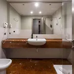 Hotel B-b Crystal