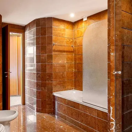 Hotel B-b Crystal
