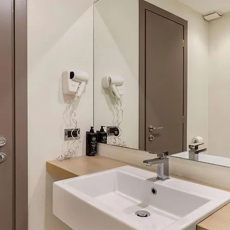 Hotel B-b Crystal *