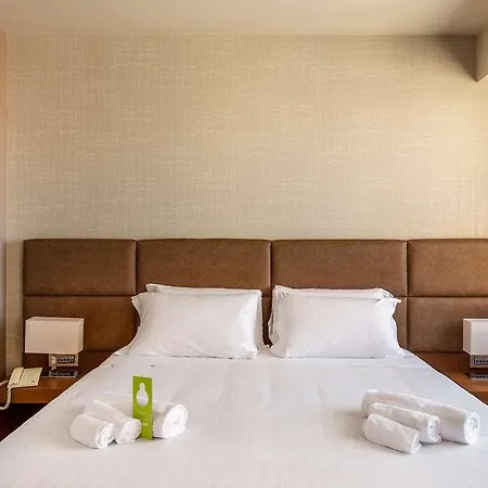 Hotel B-b Crystal