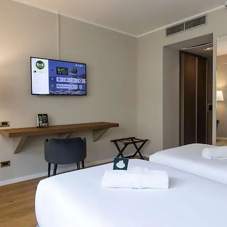 Hotel B-b Crystal